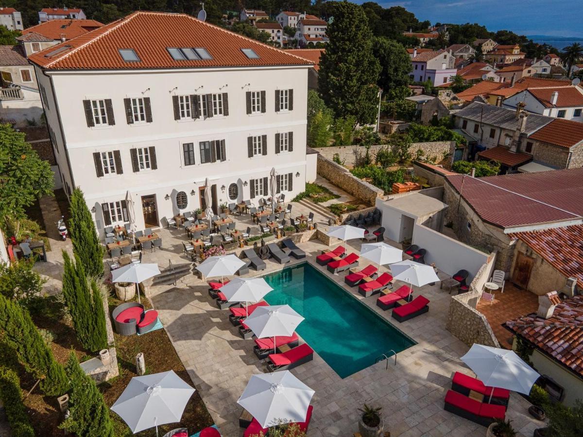 Dolphin Suites Veli Losinj Bagian luar foto