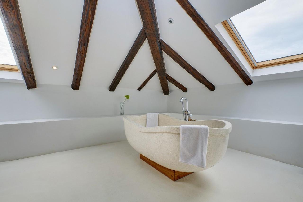 Dolphin Suites Veli Losinj Bagian luar foto