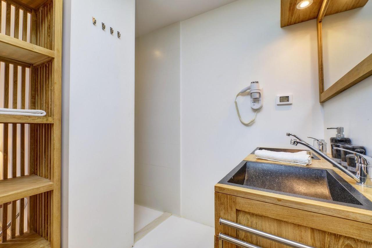 Dolphin Suites Veli Losinj Bagian luar foto