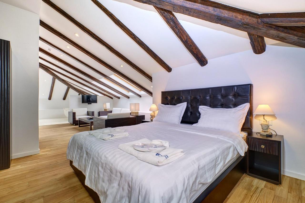 Dolphin Suites Veli Losinj Bagian luar foto