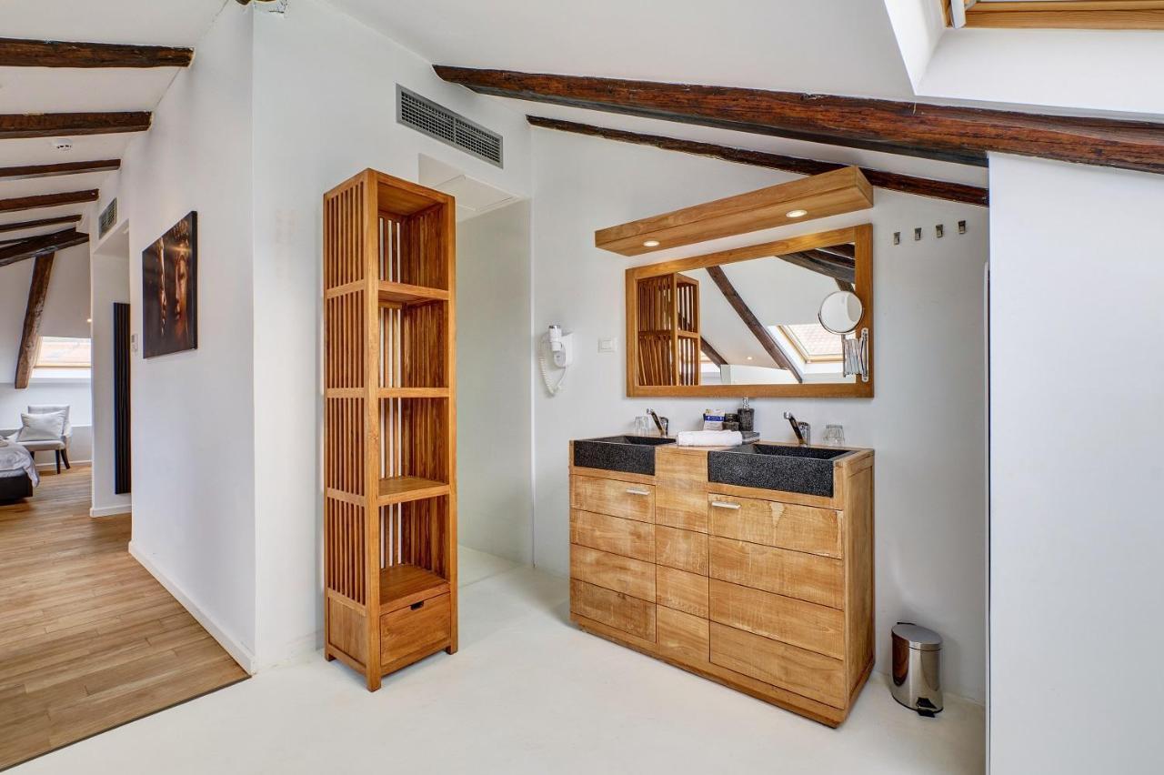 Dolphin Suites Veli Losinj Bagian luar foto