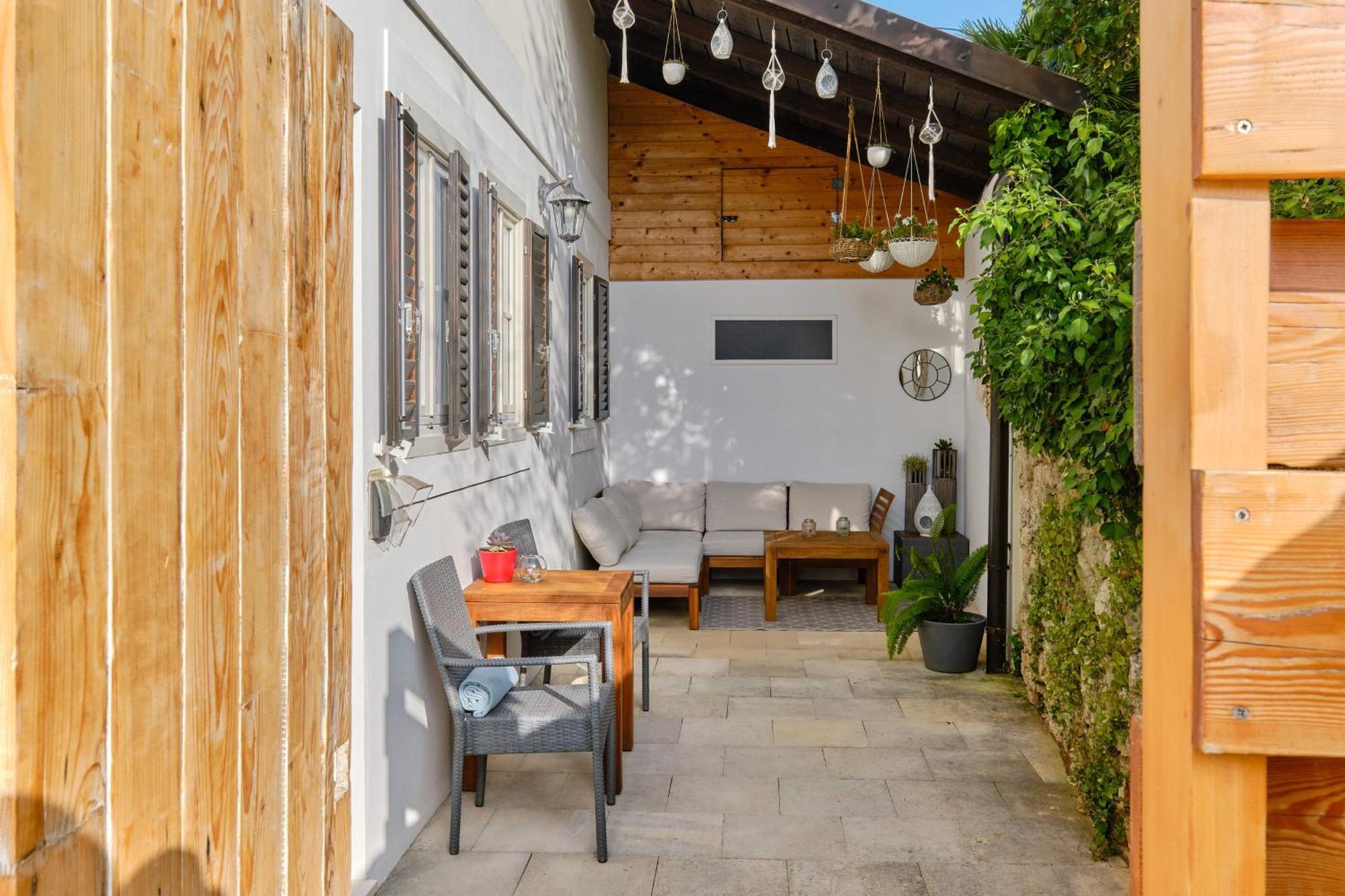 Dolphin Suites Veli Losinj Bagian luar foto