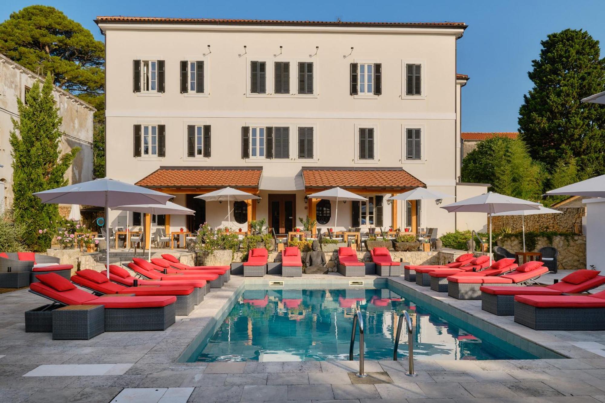 Dolphin Suites Veli Losinj Bagian luar foto