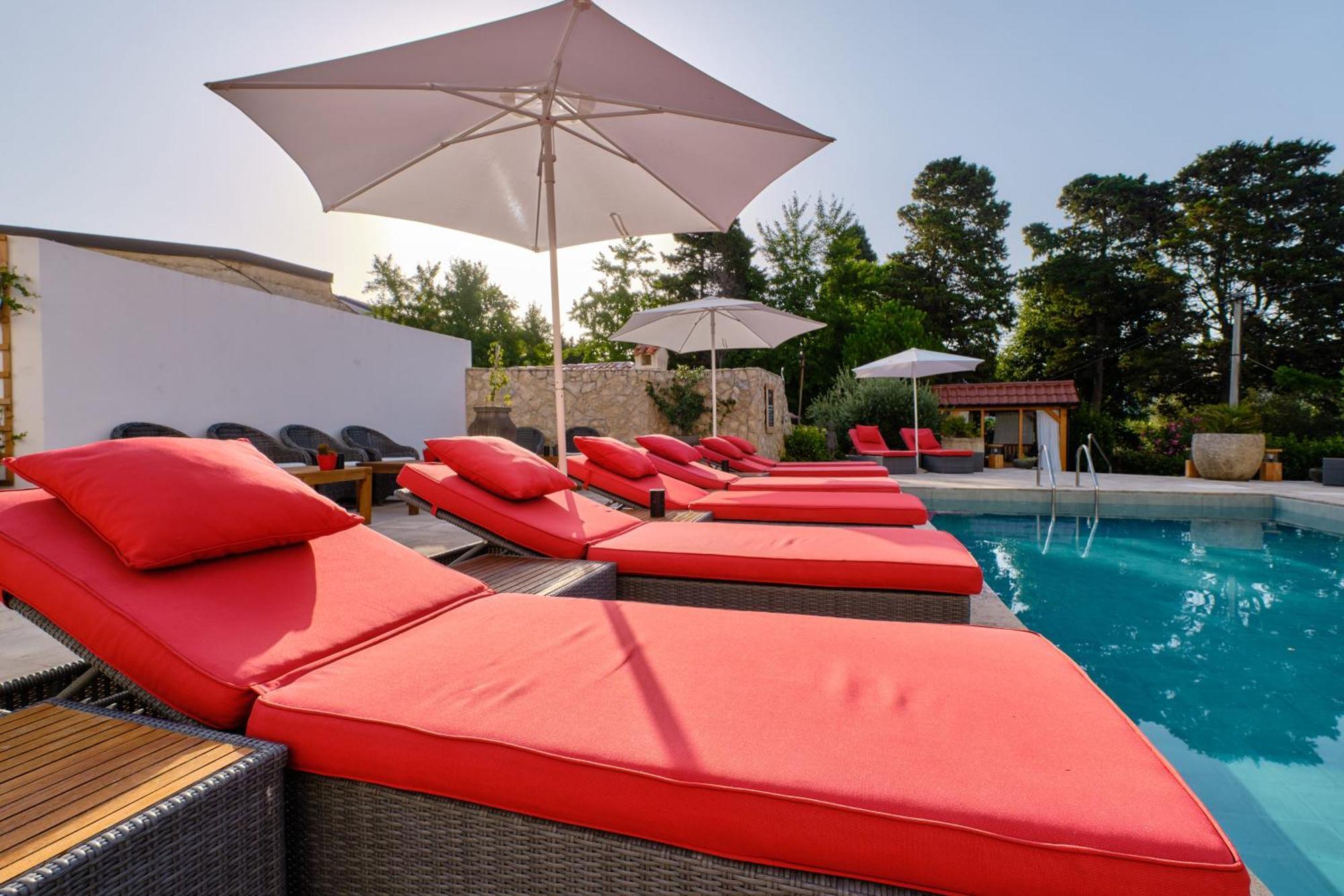 Dolphin Suites Veli Losinj Bagian luar foto